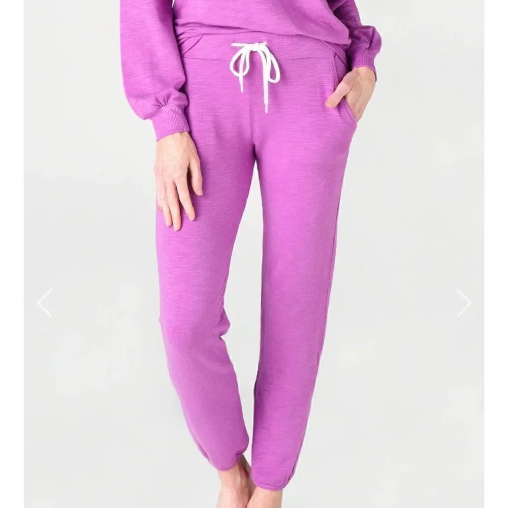Monrow Super Soft Rayon Cotton Sporty Sweatpants in Neon Purple Small MSRP $128